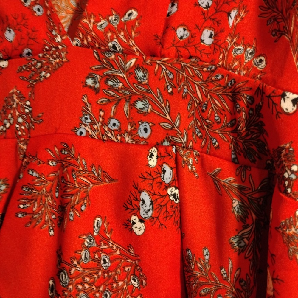 Boohoo, Sz.12, Womens Top, Red Floral, Puff Sleeves, Spring, Summer Cleavage - Picture 5 of 14